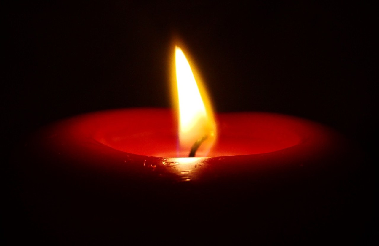 candle-light-1170871-1279×828